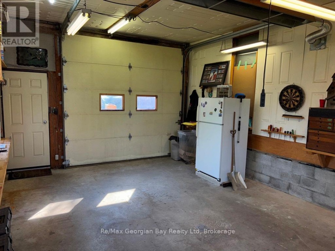 16 COMMUNITY CENTRE DRIVE, 