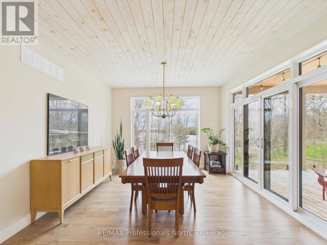 1011 OLD COTTAGE ROAD, Mckay Lake