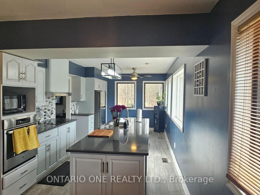 1045 COWBELL LANE, Gravenhurst (Morrison)