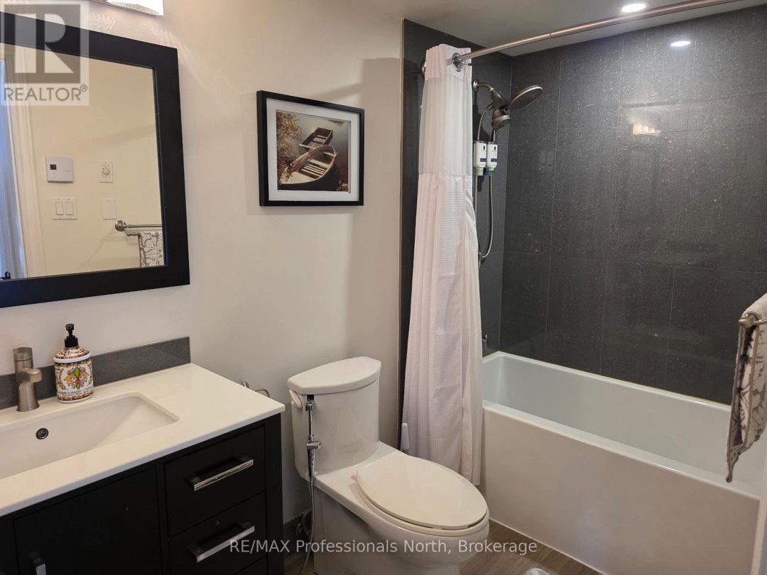 105 - 32 DEERHURST GREENS DRIVE, Peninsula Lake