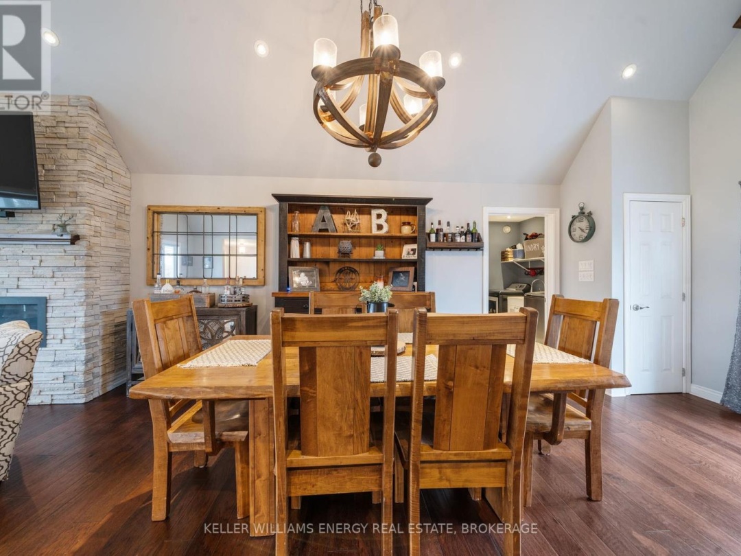 20 Lagoon Drive, Kawartha Lakes (Fenelon Falls)