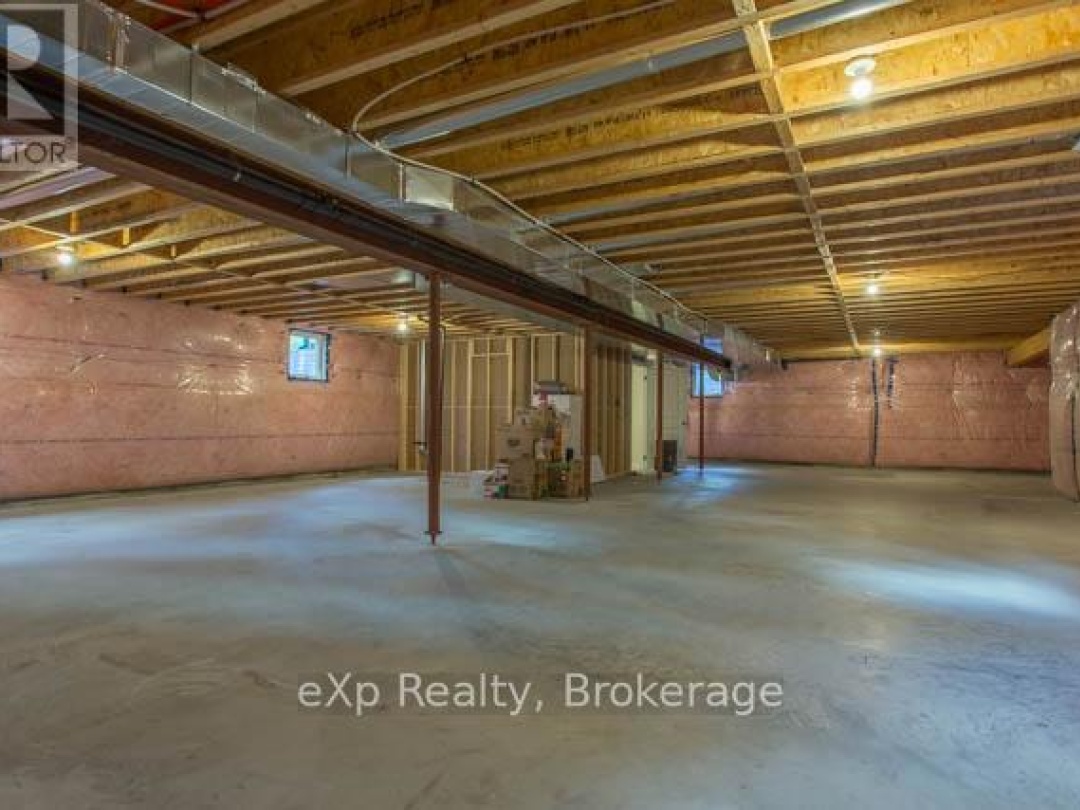 40 - 1052 GREENSVIEW DRIVE, 