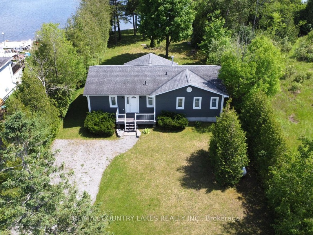 275 MCGUIRE BEACH ROAD, Canal Lake