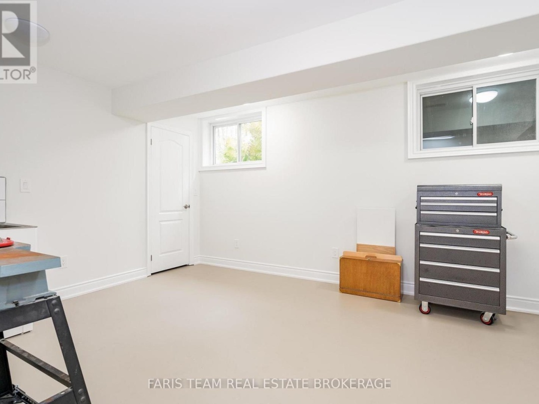 1559 RIMKEY CRESCENT, 