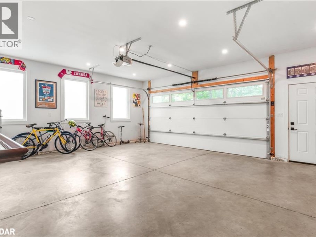 2656 WESTSHORE Crescent, 