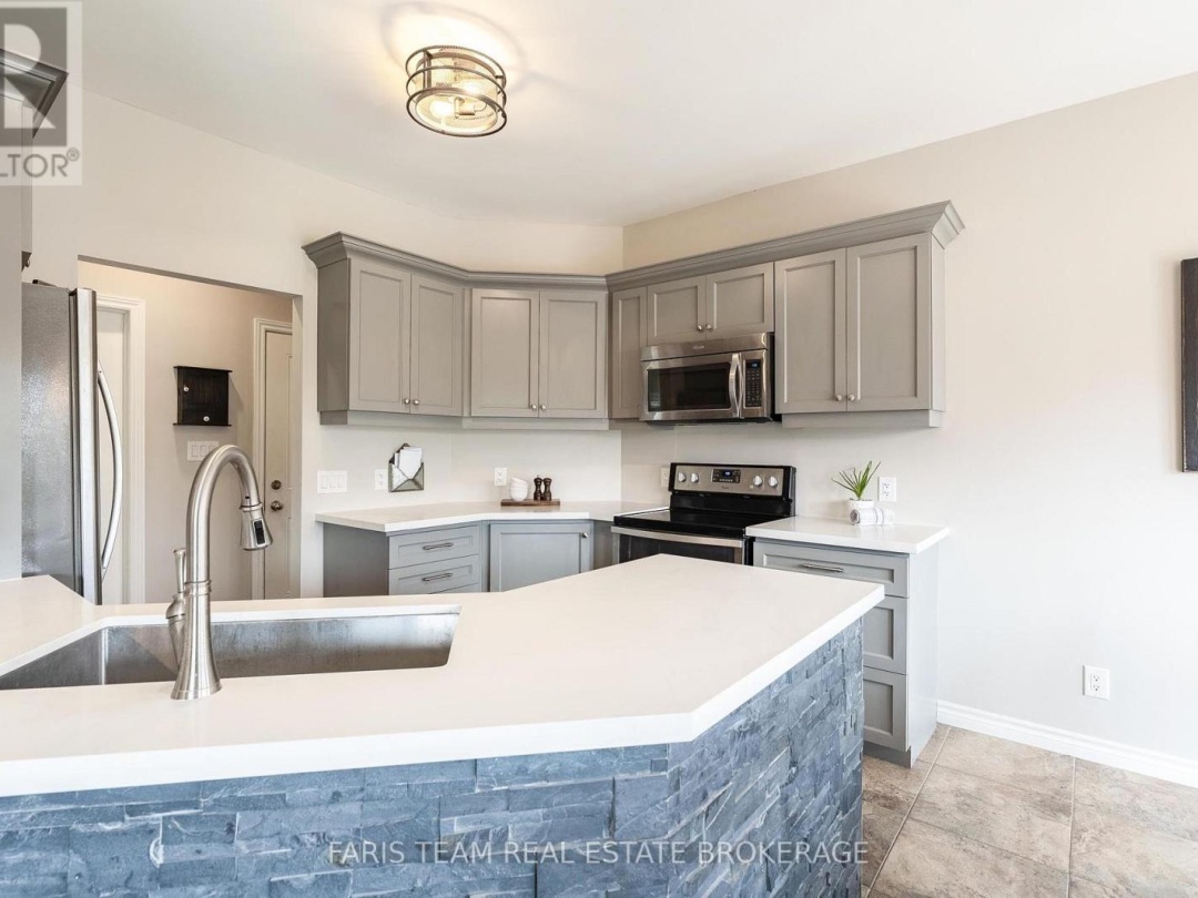 53 BOYD CRESCENT, Oro-Medonte (Moonstone)