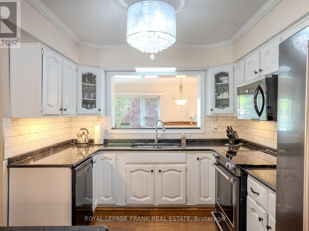97 PIRATES GLEN DRIVE, Pigeon Lake