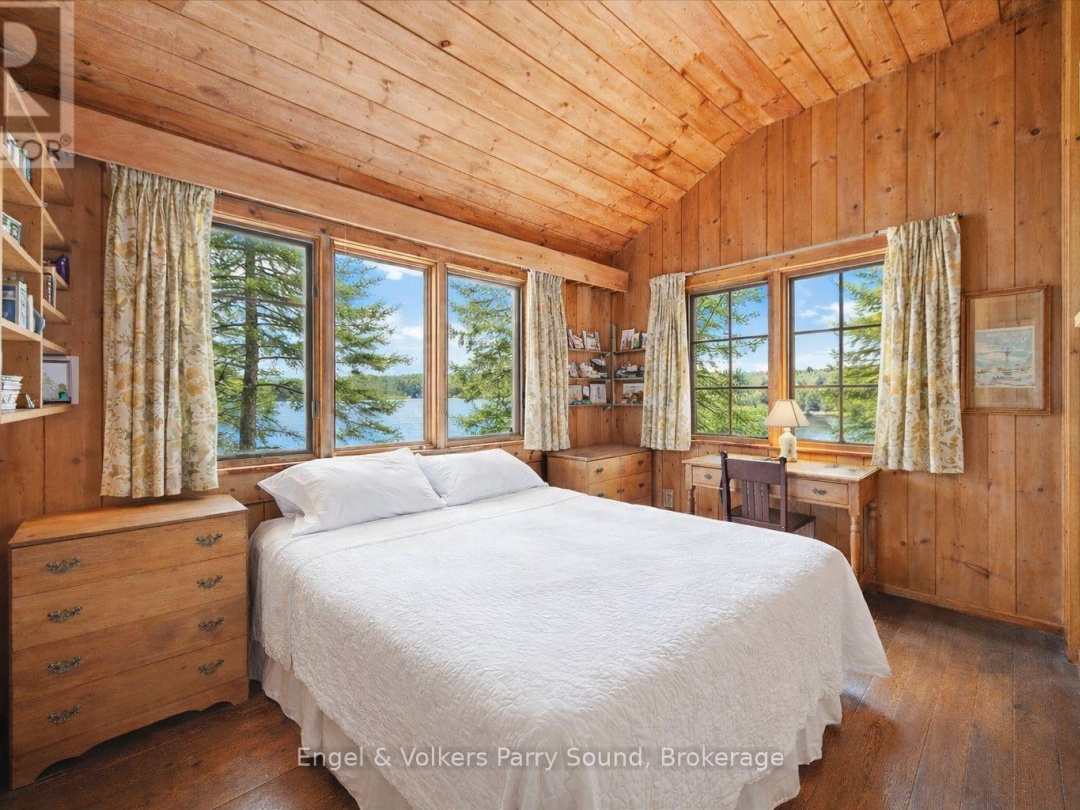 53 BIRDWOOD LANE, Harris Lake