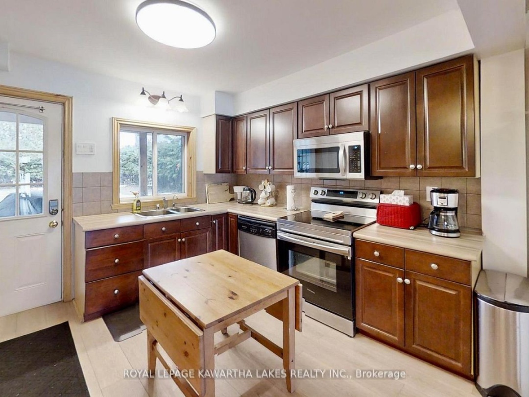 1136 SYLVAN GLEN DRIVE, Dalrymple-South Lake