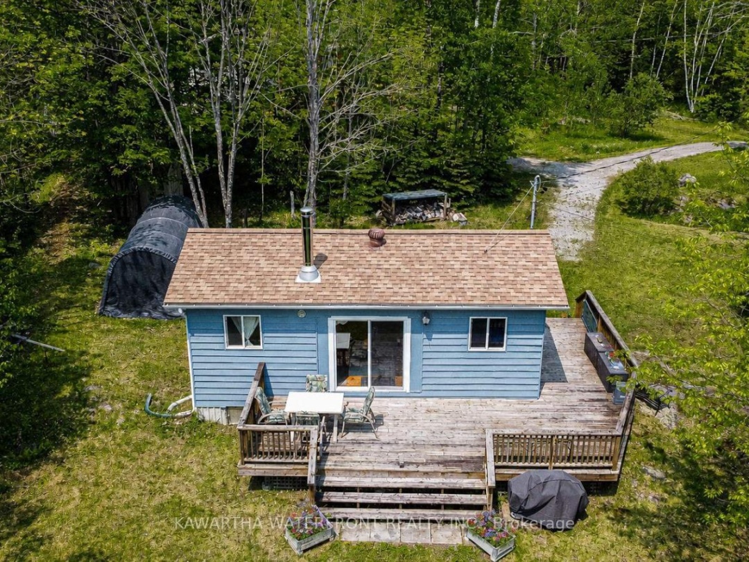 1120 ENGLISH CIRCLE, Tamarack Lake