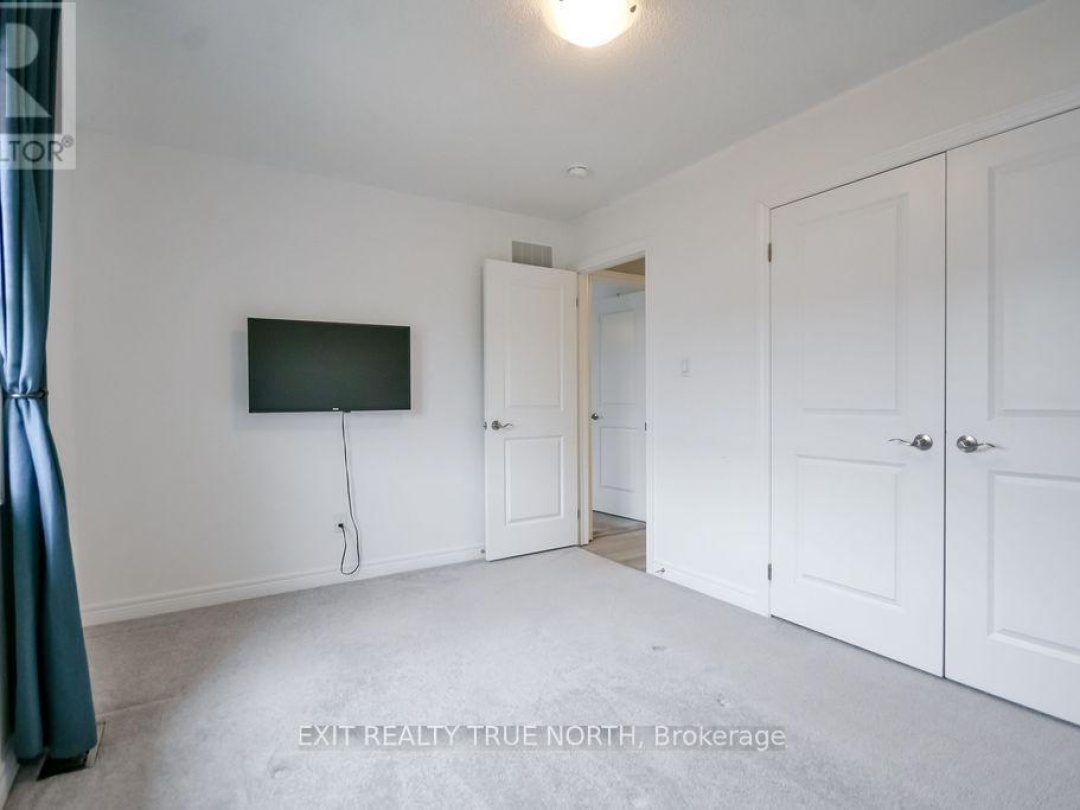 8 SINCLAIR CRESCENT, Ramara (Atherley)