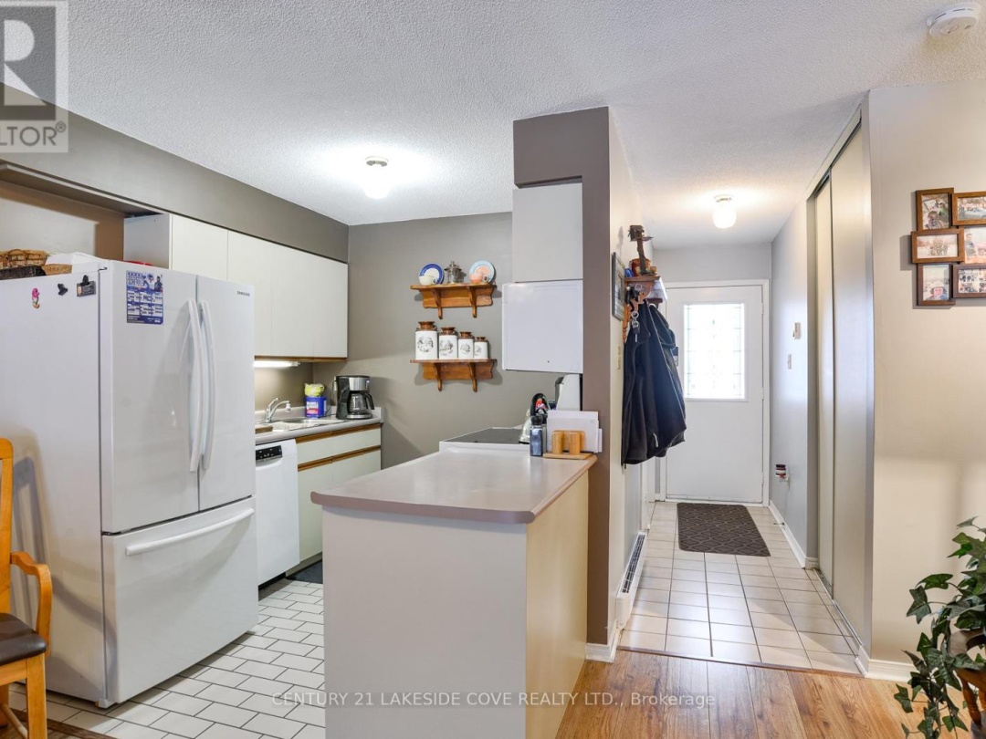 15 - 71 LAGUNA PARKWAY, Lake Simcoe