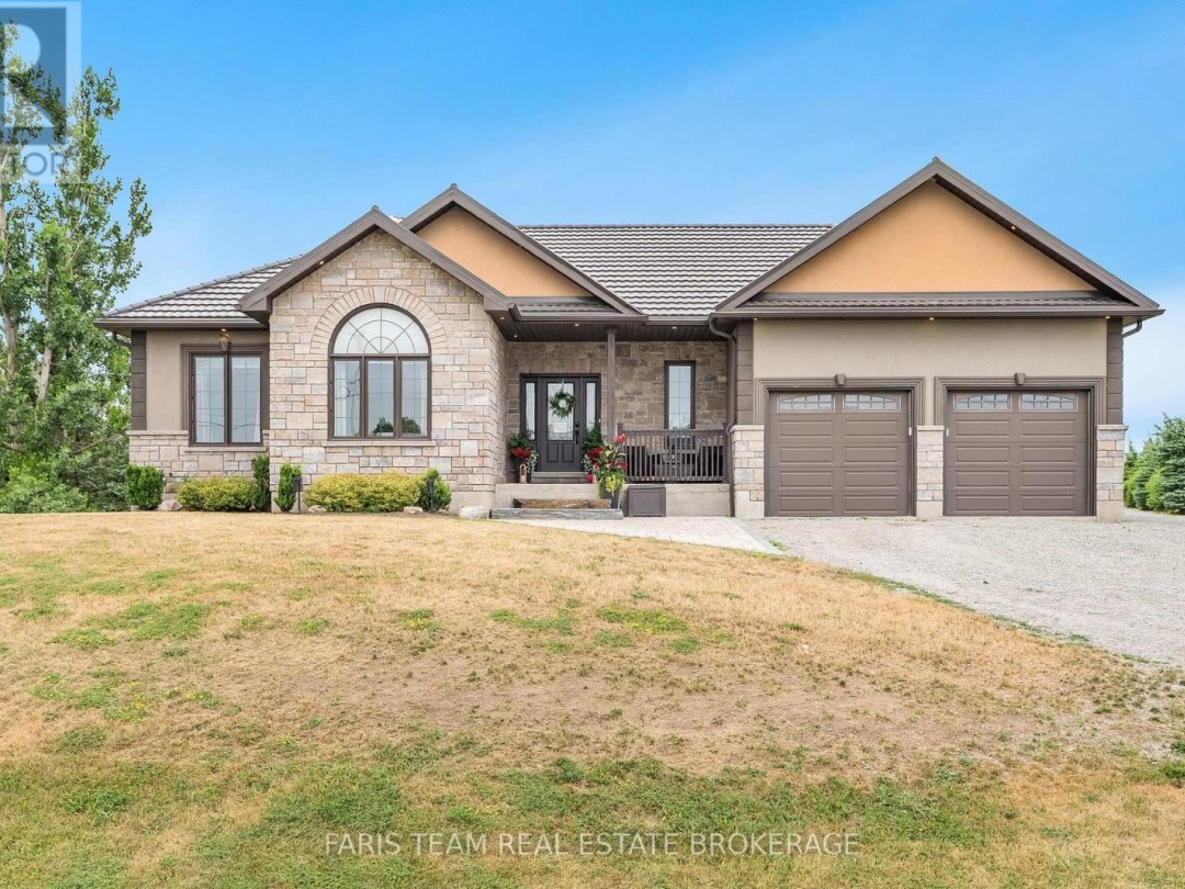 520 HORSESHOE VALLEY ROAD E, 