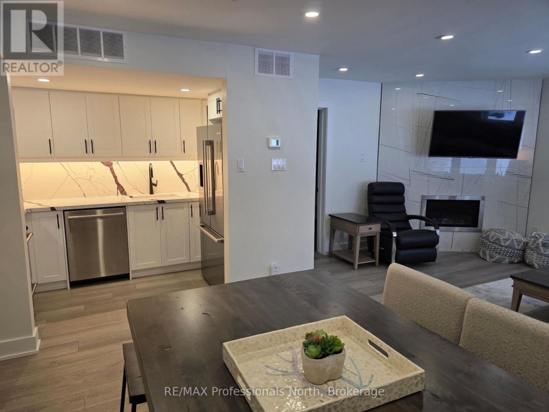 105 - 32 DEERHURST GREENS DRIVE, Peninsula Lake