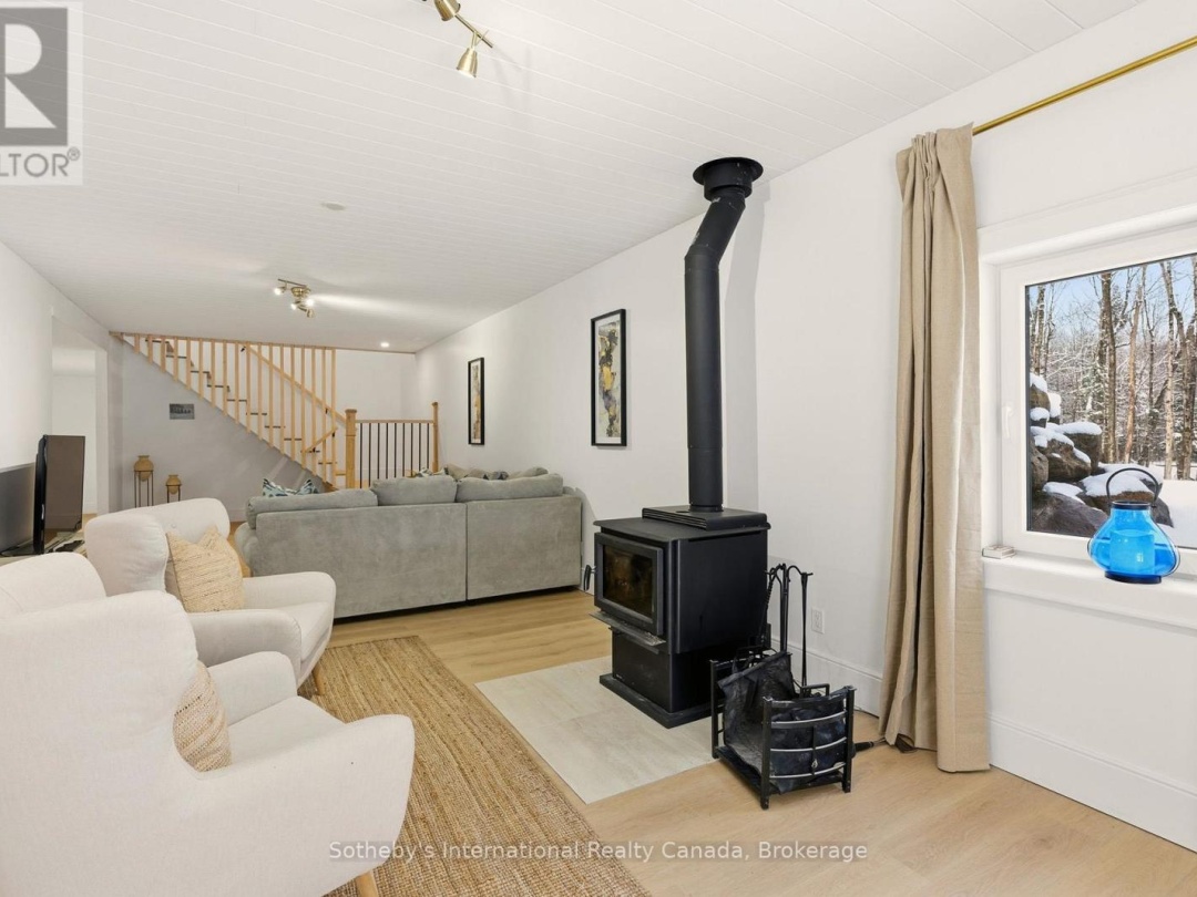 2435 RAVENSCLIFFE ROAD, Huntsville (Stisted)