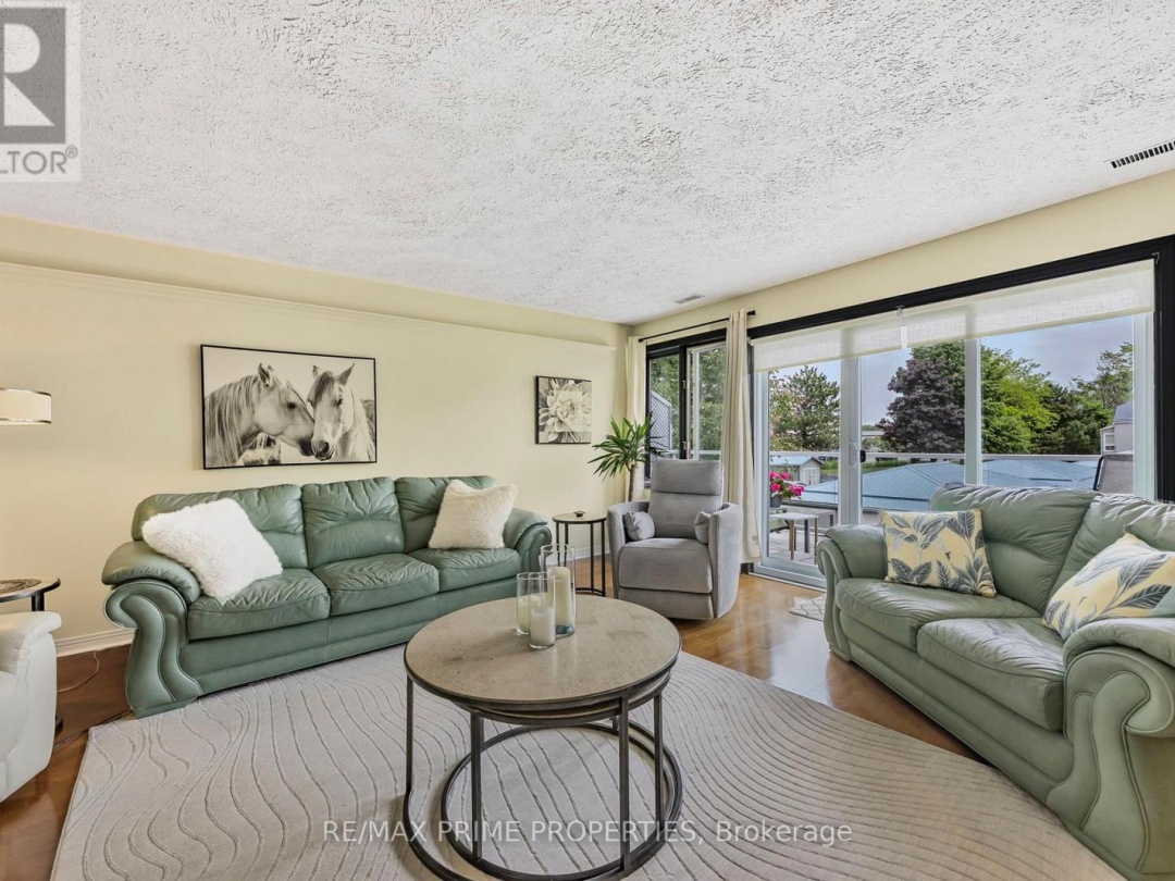 201 - 585 ATHERLEY ROAD, Lake Simcoe