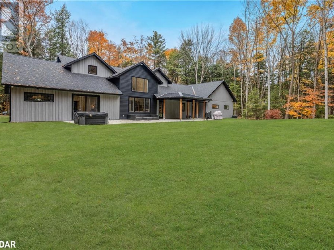 1025 Davis Drive, Gravenhurst