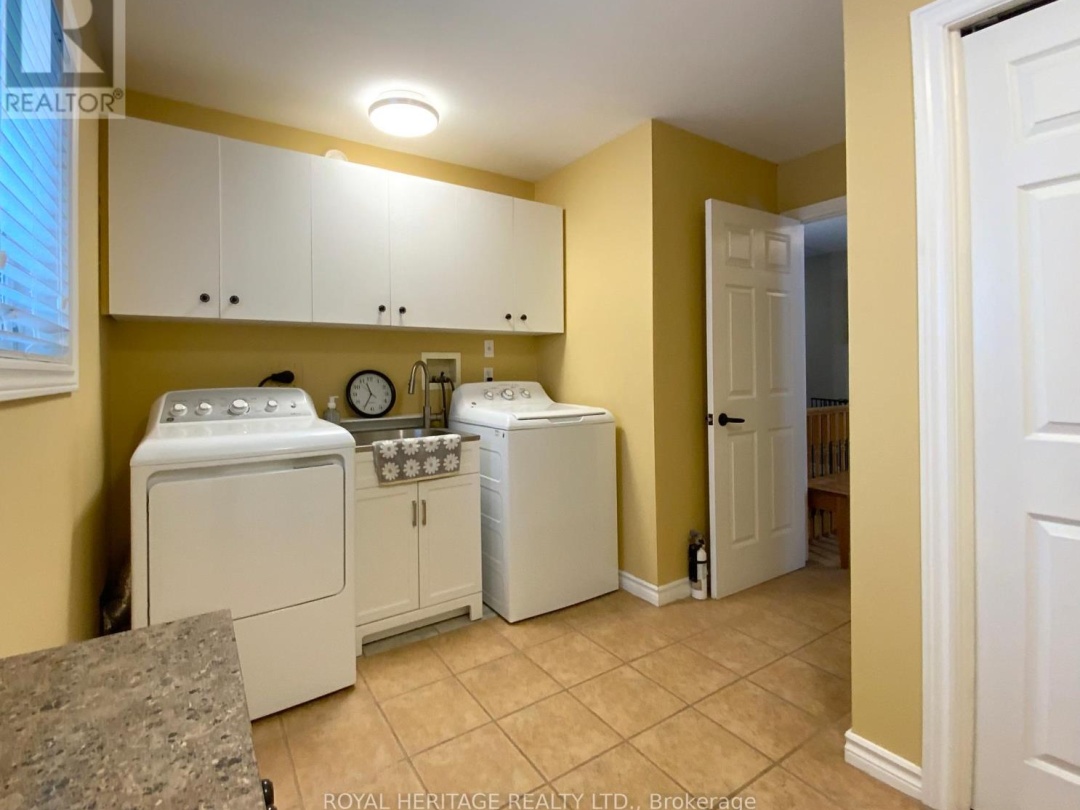 205 PIRATES GLEN DRIVE, Pigeon Lake