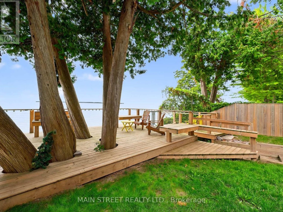 142 CEDAR BEACH ROAD, Lake Simcoe