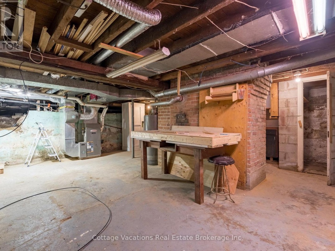 1 DUNCAN STREET E, 