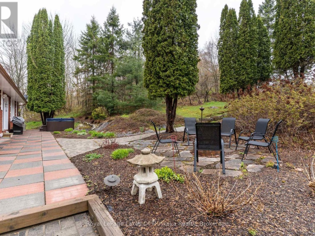 183 SANTAS VILLAGE ROAD, Muskoka River