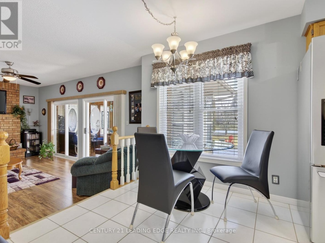 17 SANDLEWOOD TRAIL, Lake Simcoe