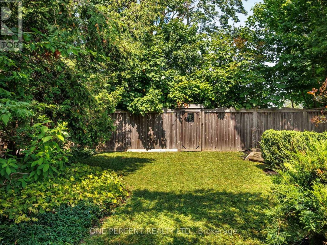 406 PETER STREET N, 
