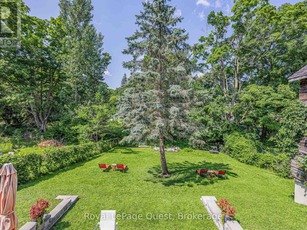 214 MISSISSAGA STREET W, 