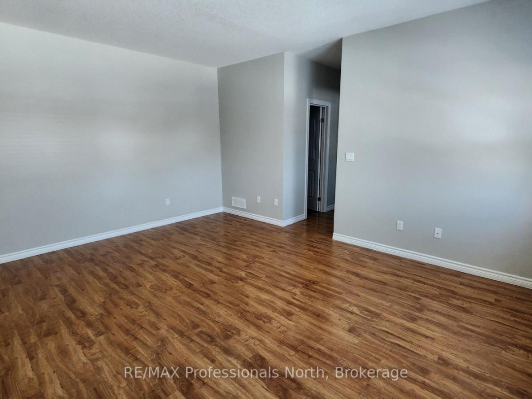 19 DUNCAN STREET E, Huntsville (Chaffey)