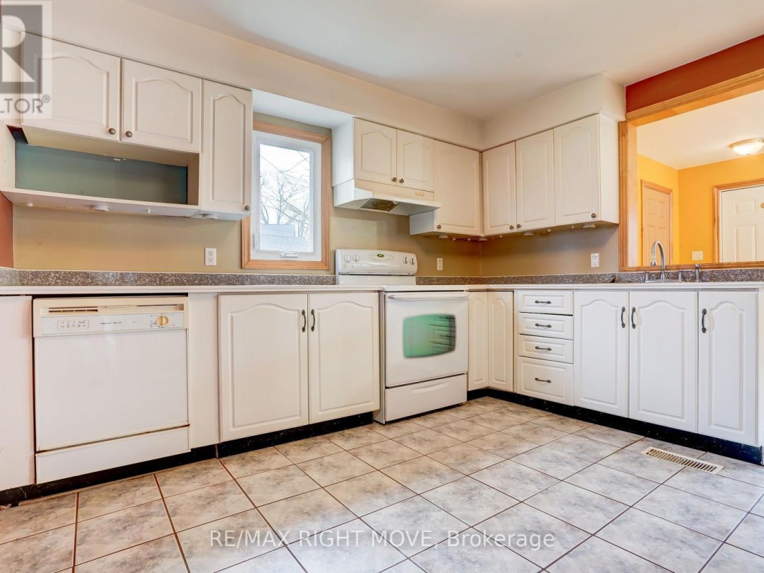 3391 ARMAND AVENUE, Severn (West Shore)