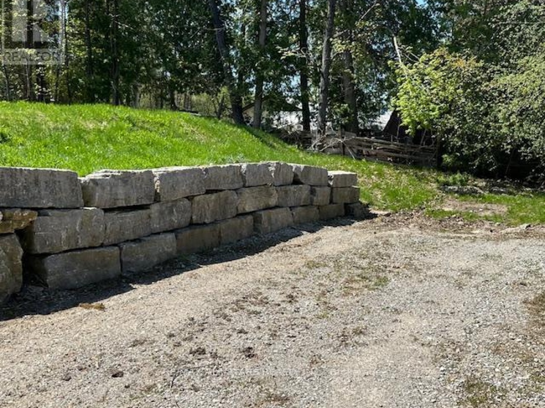 15 MANCHESTER TRAIL, Sturgeon Lake