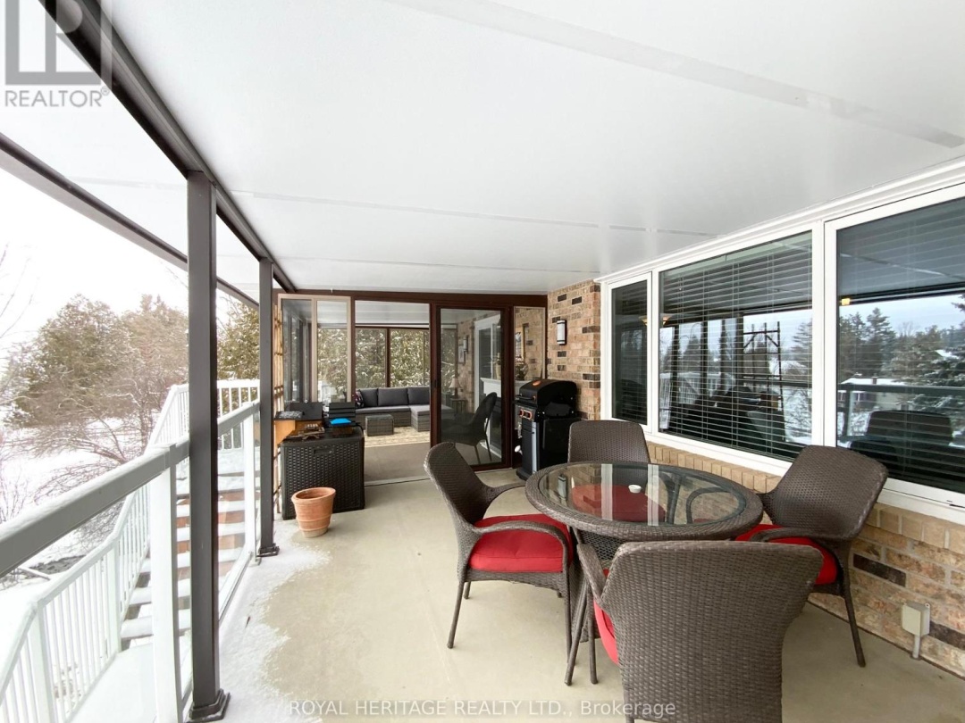 205 PIRATES GLEN DRIVE, Pigeon Lake