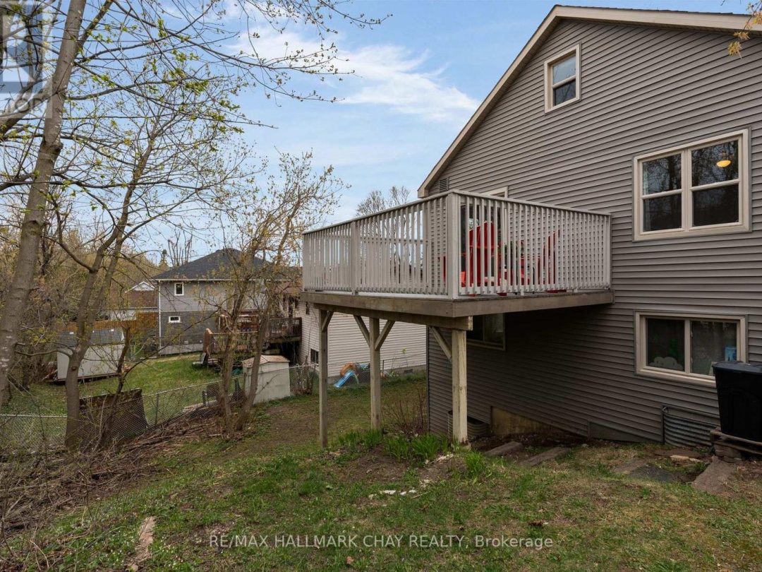 296 BARRIE ROAD, Orillia