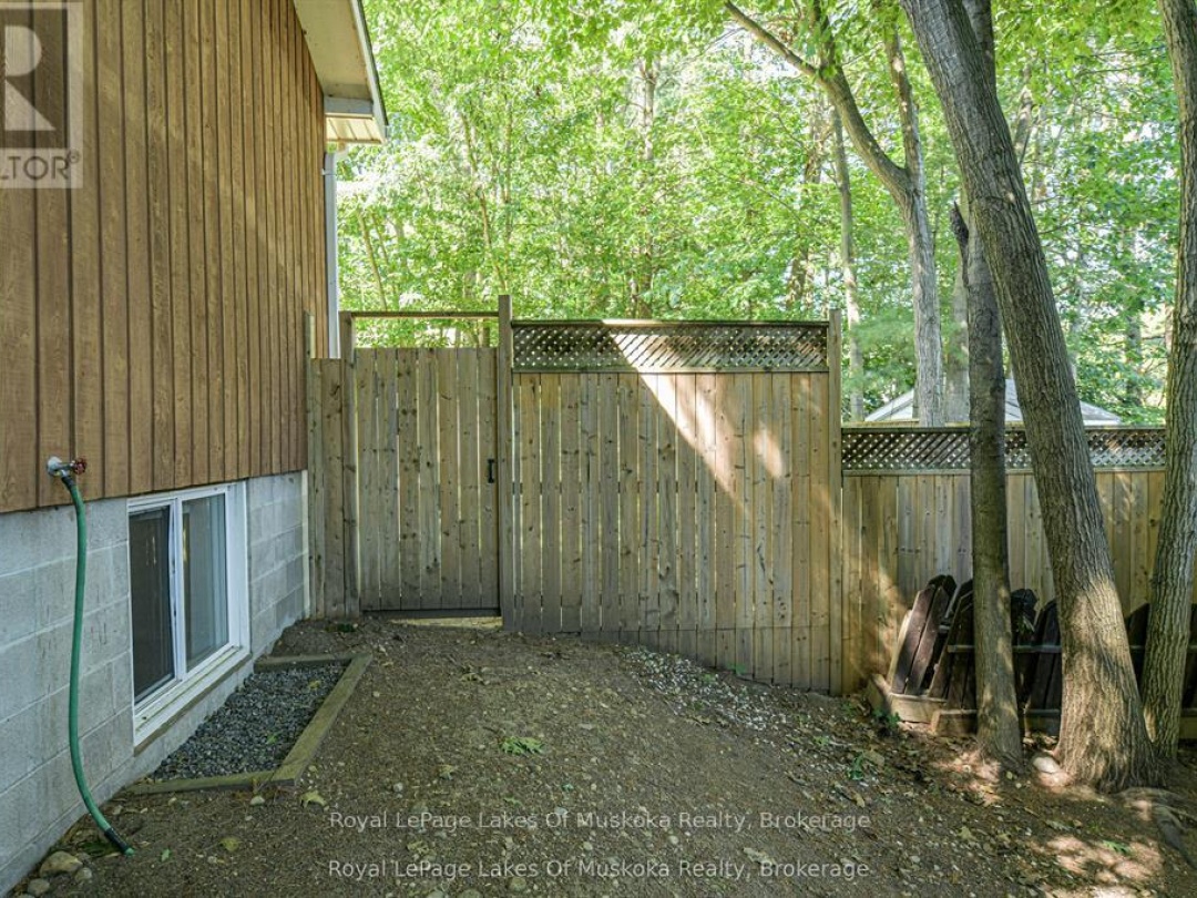 115 DOUGLAS STREET, Gravenhurst (Muskoka (S))