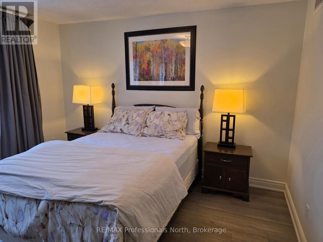 105 - 32 DEERHURST GREENS DRIVE, Peninsula Lake