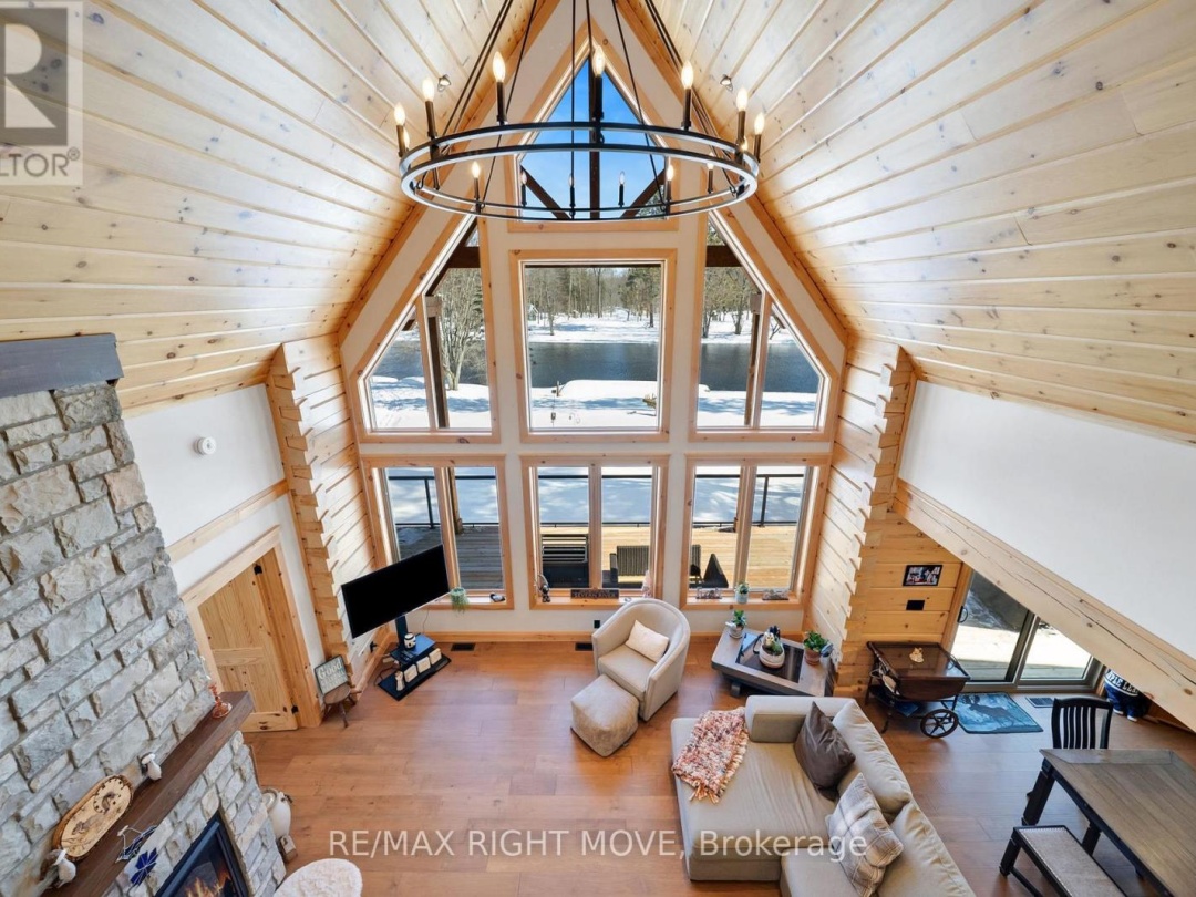 1935 MCLEOD DRIVE, Severn River