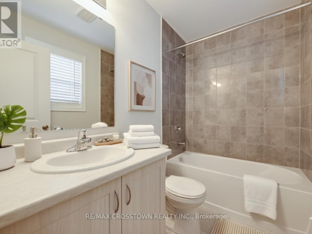 22 MCCONNELL CRESCENT, Bracebridge (Macaulay)