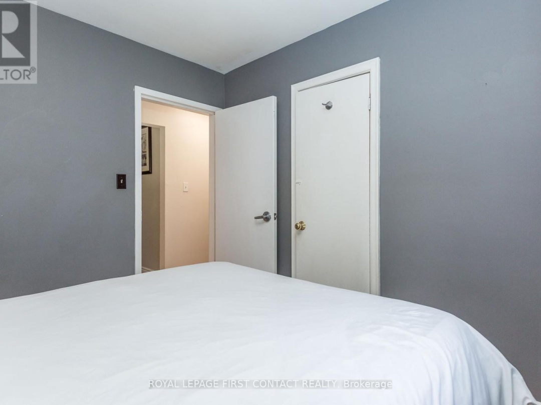 48 BRANT STREET W, 