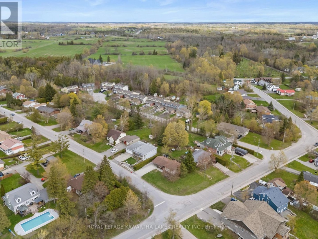 2 KENNEDY DRIVE, Kawartha Lakes (Fenelon Falls)