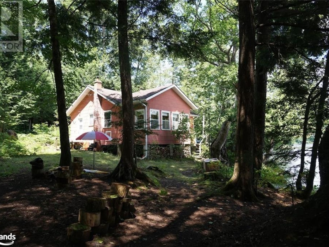 154 Macbeth Island, Wood Lake