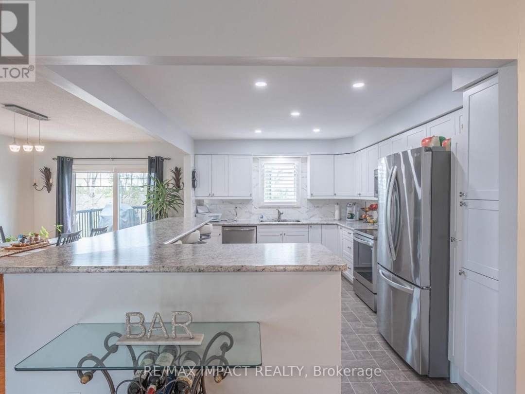 10 CEDARTREE LANE, Kawartha Lakes (Bobcaygeon)
