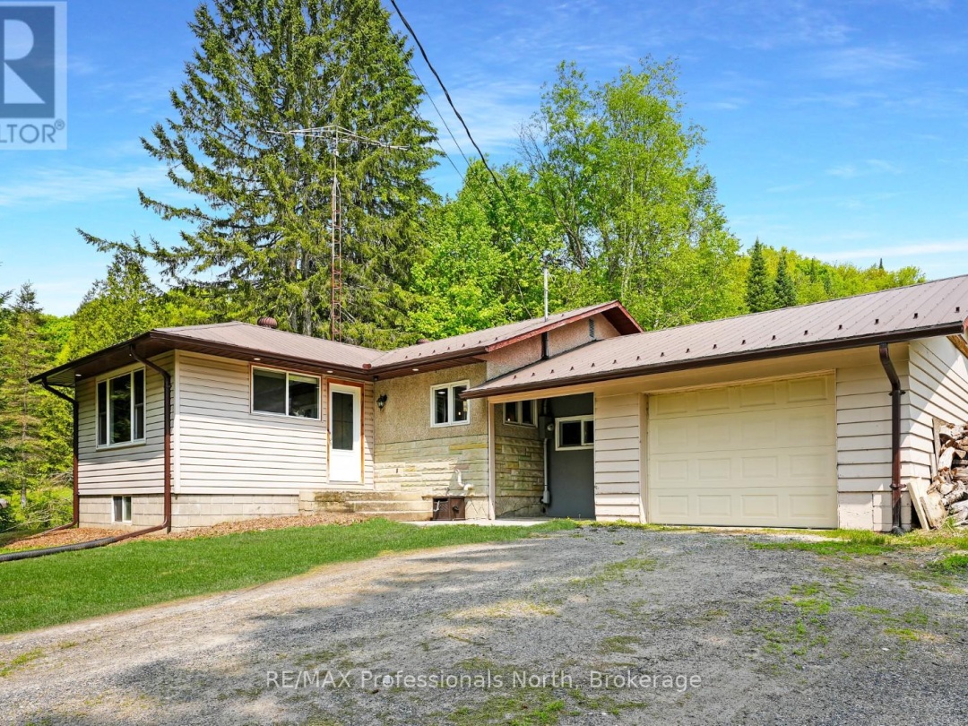 2473 North Shore Road, Algonquin Highlands (Stanhope)
