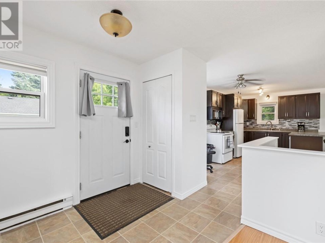 5 Hillcrest Avenue, 