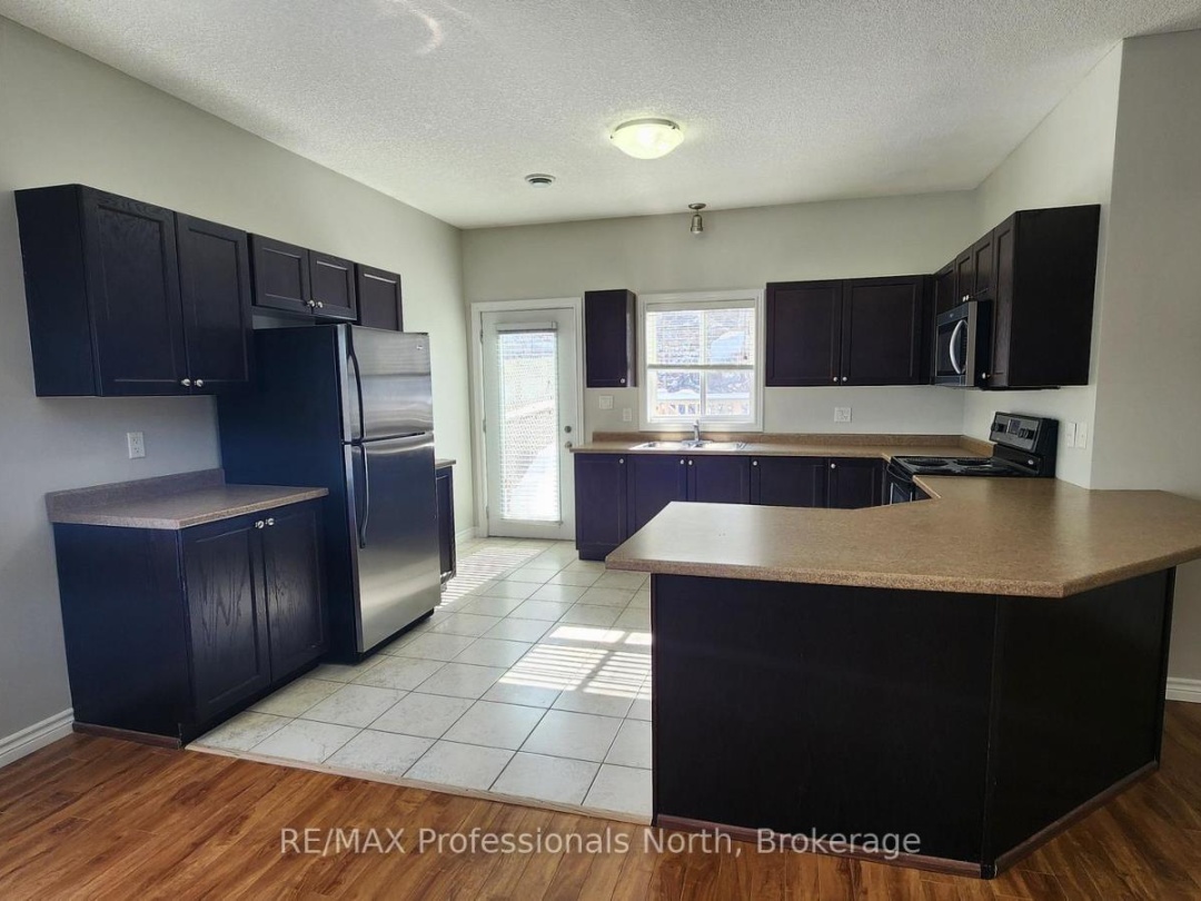 19 DUNCAN STREET E, Huntsville (Chaffey)