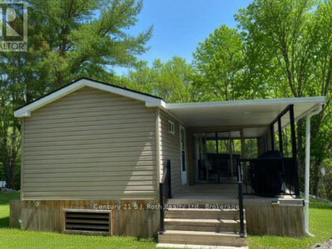 712 POPLAR CRESCENT, Bonnie Lake