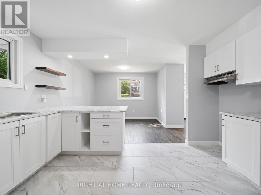 138 SIMCOE STREET, 