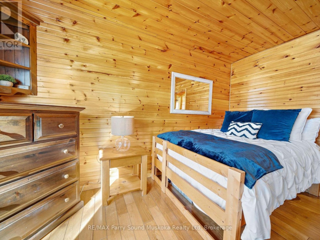 587 CENTRE ROAD, Manitouwabing Lake