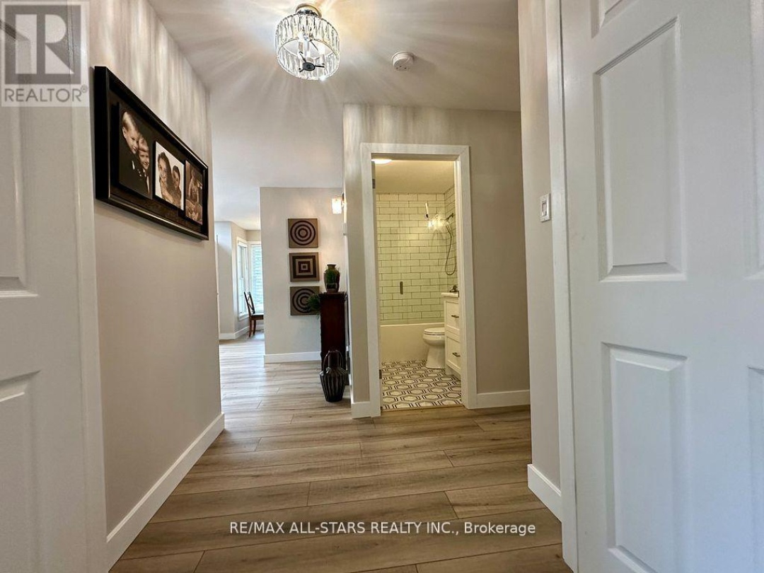 36 RUSSELL HILL ROAD, Kawartha Lakes (Bobcaygeon)