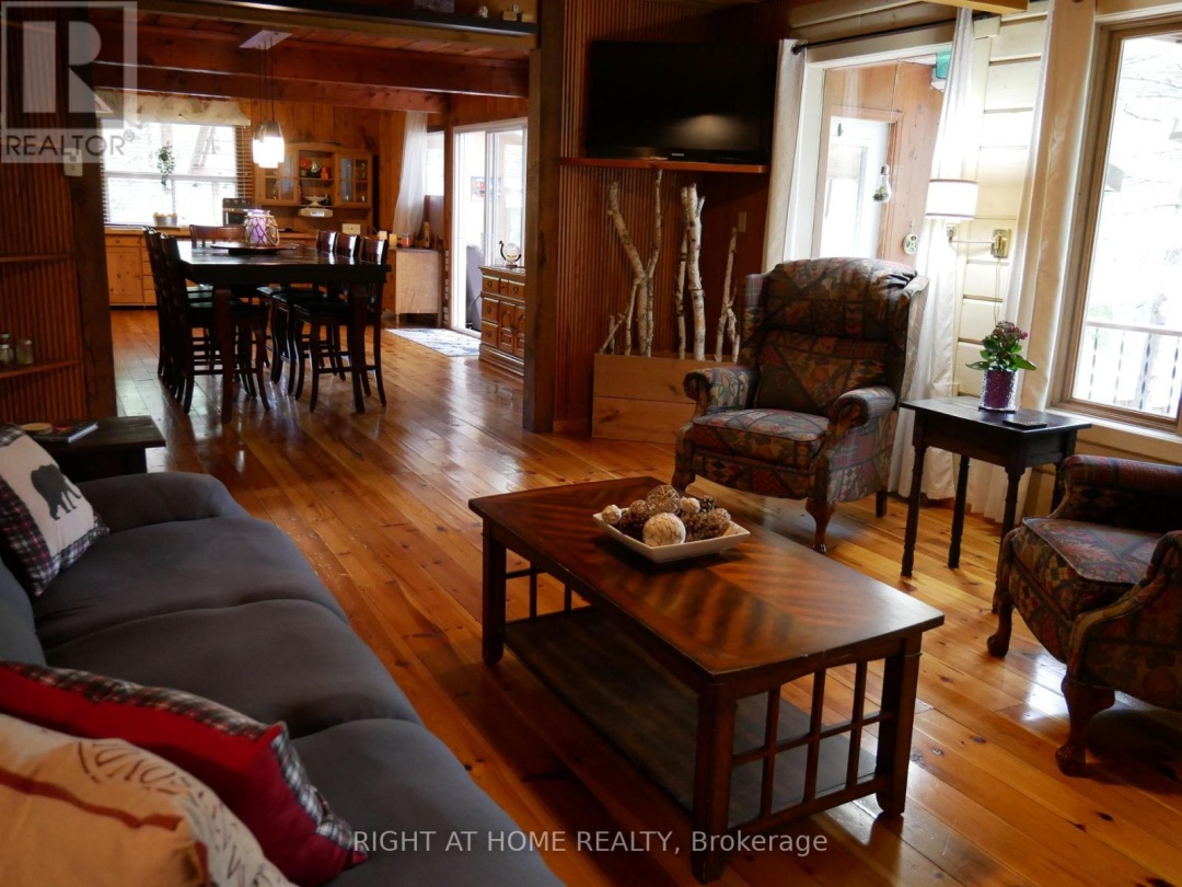1130 TOWERING OAKS TRAIL W, 