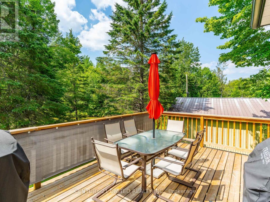 1001 ENGLISH CIRCLE, Tamarack Lake